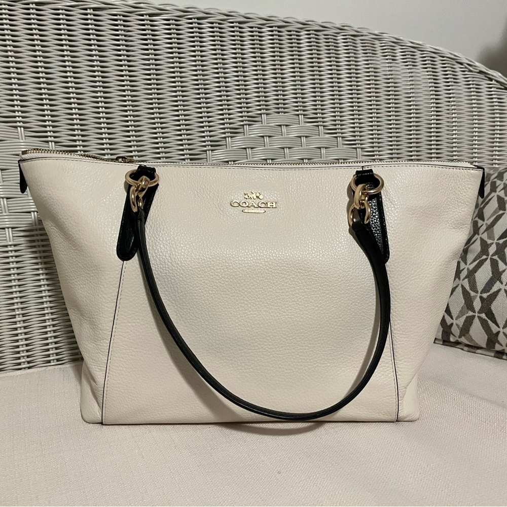 Coach Ivory and Black Tote Bag - Picture 2 of 10